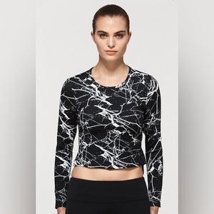 TITIKA Nine Iron Crop Top Black White Pattern Active Couture Shirt Large